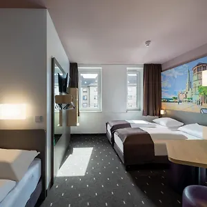 - Mitte 2*, Düsseldorf Deutschland